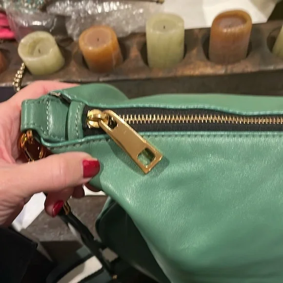 🥳🎉HOST PICK🎉🥳Gorgeous Marc Jacob’s leather bag - Picture 8 of 12